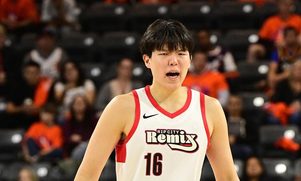 开云官网-轰31+8创生涯纪录！杨瀚森闪耀G联赛：16中14太准，大秀勾手绝活